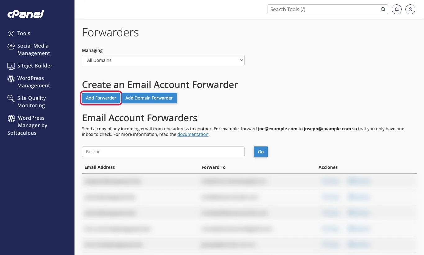 Pantalla Forwarders de cPanel con el botón Add Forwarder
