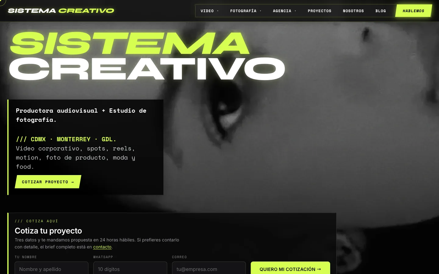Portada de sistemacreativo.art en escritorio, con el logotipo de Sistema Creativo y el formulario para cotizar un proyecto